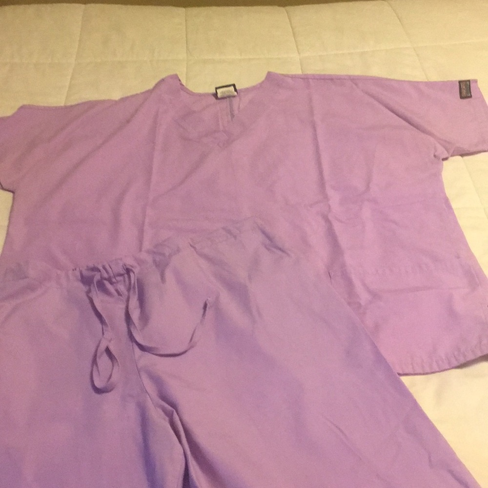 Women’s scrubs